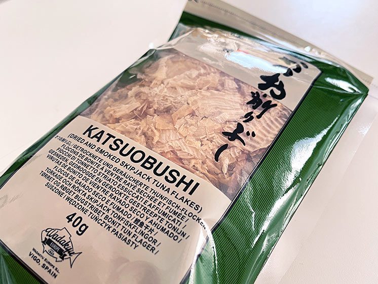 Porno video: Xola jiyaniga mushukini yalashiga ruxsat beradi Pavlodardan fohisha toping